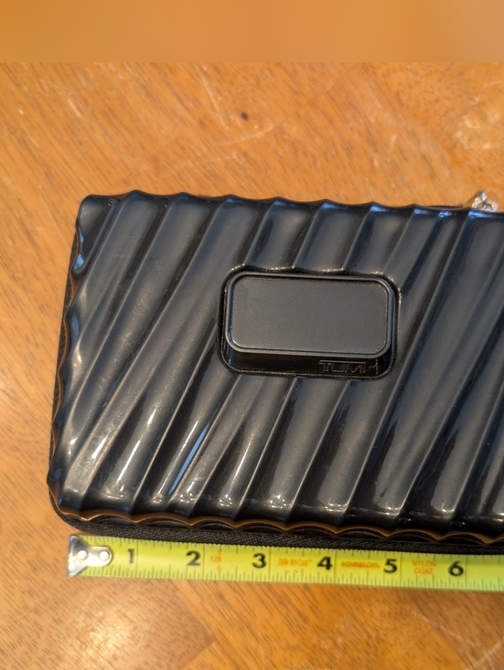 Tumi Delta Hard Shell Travel Case - Picture 2 of 4